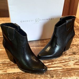 Chinese Laundry Bonnie Croc Print Bootie size 8